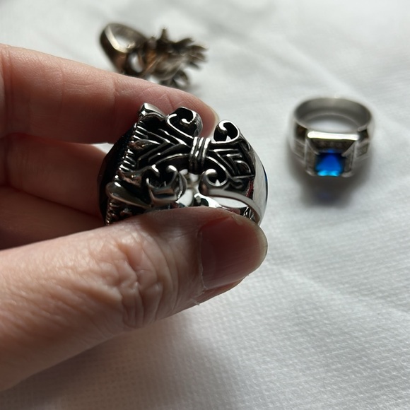 Lot of four men’s rings. Vintage silver and silver tone. - Picture 3 of 9